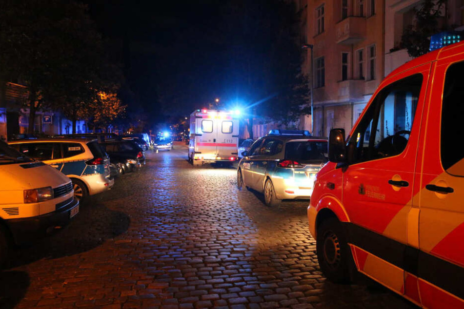 Polizei, Notarzt und Krankenwagen sind vor Ort.