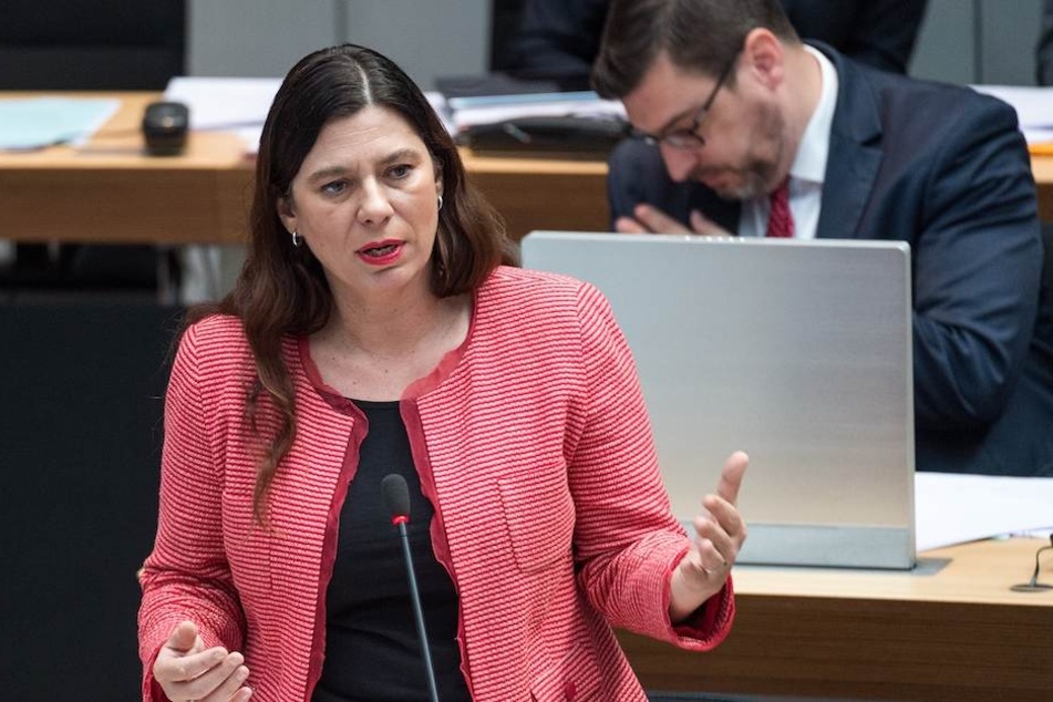 Die Berliner Bildungssenatorin Sandra Scheeres (48, SPD) macht sich gegen den Online-Pranger der AfD stark.