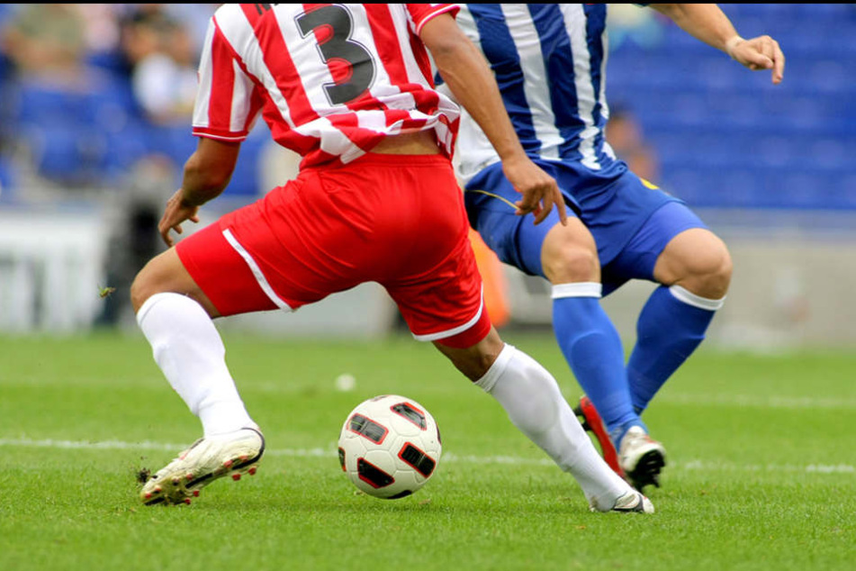 Fußballspieler
dürfen nicht auf Fußballspiele wetten.