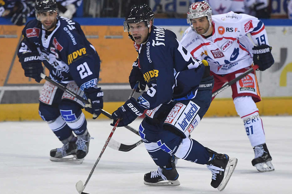 Für den Finnen Ville Hämäläinen war es das erste Spiel für die Dresdner Eislöwen.