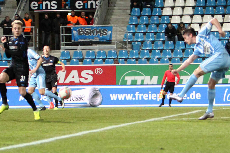 Treffer zum 1:0 - Dennis Mast zieht ab und verwandelt!