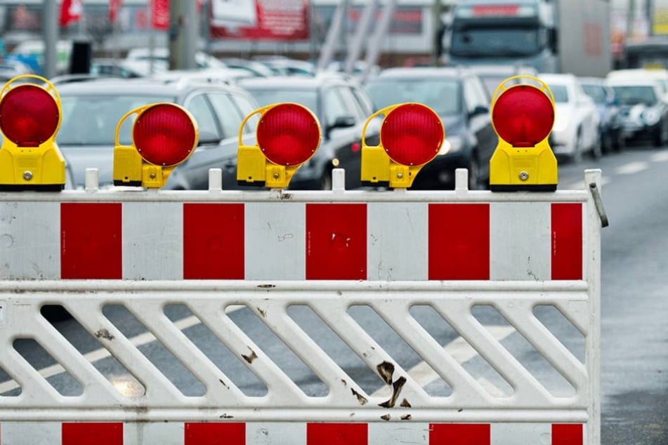 Durch die Bauarbeiten ist die Tauchaer Straße noch voraussichtlich eine Woche lang gesperrt (Symbolbild).