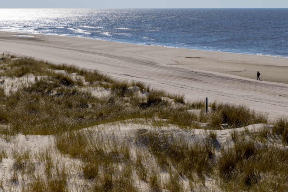 An den Stränden von Sylt werden jedes Jahr rund eine Million Kubikmeter Sand weggespült.