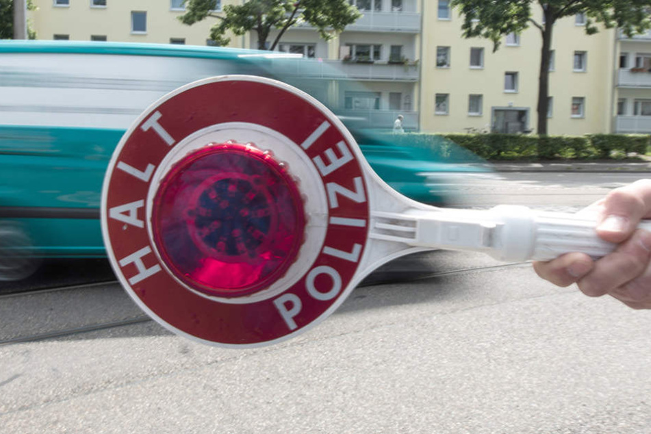 Weil der Vater seinen Sohn nicht stoppen konnte, sah er sich gezwungen, die Polizei einzuschalten. (Symbolbild)