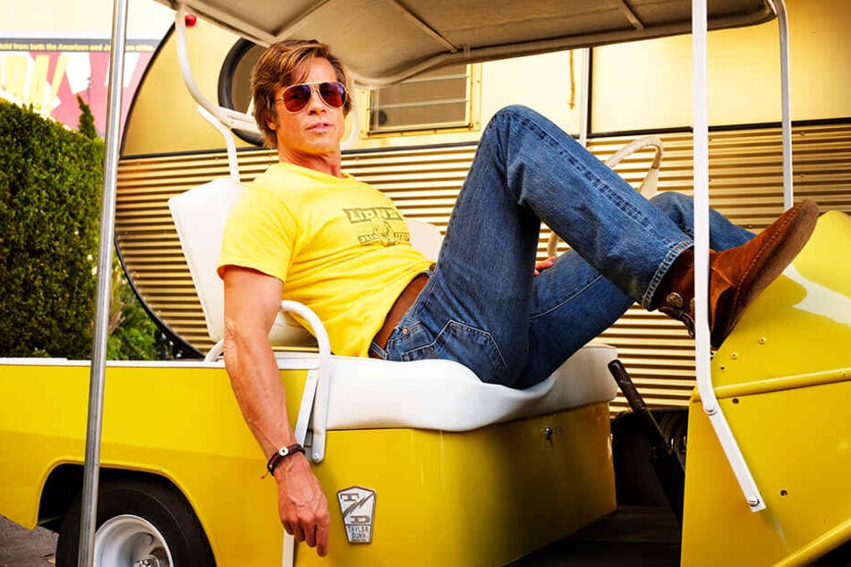 Brad Pitt liefert als Cliff Booth eine starke Leistung ab.