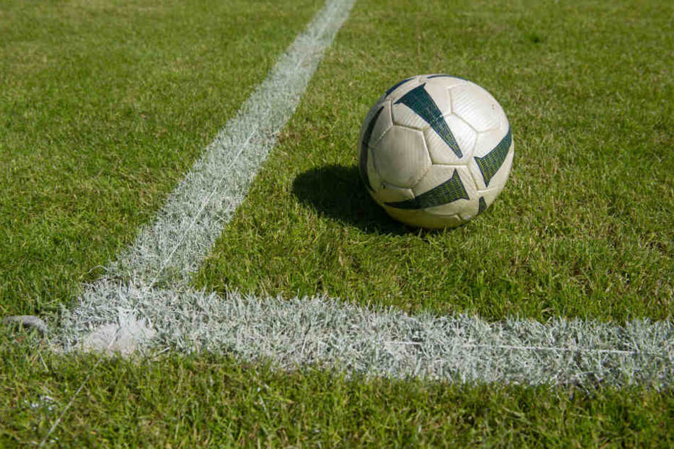 Die Partie zwischen dem ZFC Meuselwitz und Lok Leipzig wird am 7. Dezember nachgeholt. (Symbolbild)