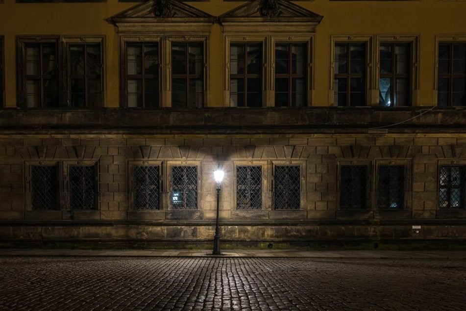 In Dresden-Pieschen fiel eine Gruppe am späten Abend negativ auf. (Symbolbild)
