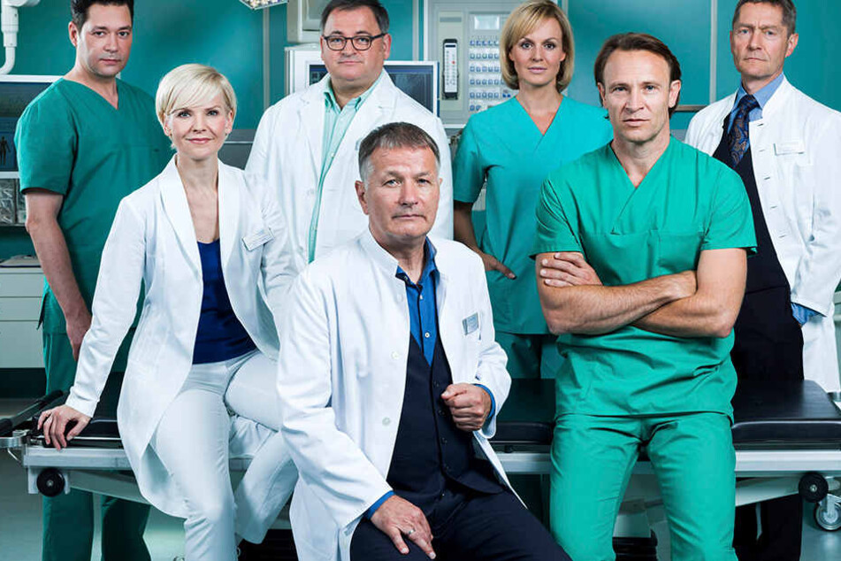 Die TV-Ärzte aus der Sachsenklinik wurden mit einem Ehrenpreis bei der Goldenen Henne geehrt.