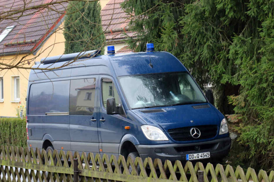Hausdurchsuchung in Niederwiesa: Der Bewohner gilt als Tatverdächtiger im
Mordfall Rico S.