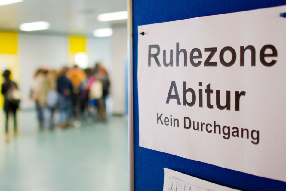 Im vergangenen Jahr hatten rund 97,9 Prozent die Abiturprüfungen bestanden.