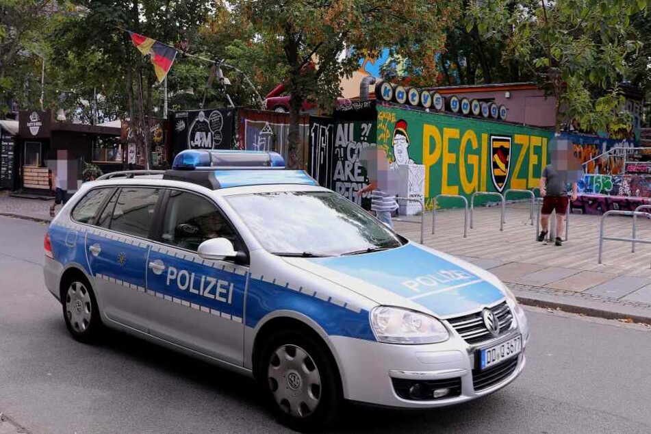 Die Polizei fährt schon Streife, wird über das Graffito sicher nicht lachen können.