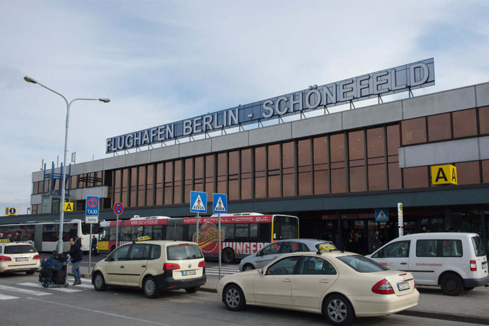 Mithilfe von sichergestellten Videoaufzeichnungen soll die Gruppe identifiziert werden.
