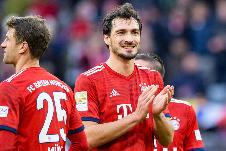 Bayerns Abwehrspieler Mats Hummels (M.) steht vor einer Rückkehr zu Borussia Dortmund.
