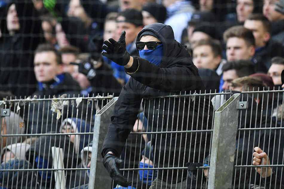 Im Block der Ultras kam es nach dem Schlusspfiff zu Auseinandersetzungen.