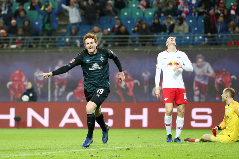 Der eingewechselte Josh Sargent (l.) konnte nach 0:2-Rückstand noch das 2:2 für Werder Bremen erzielen. Doch RB schlug nochmals zu.