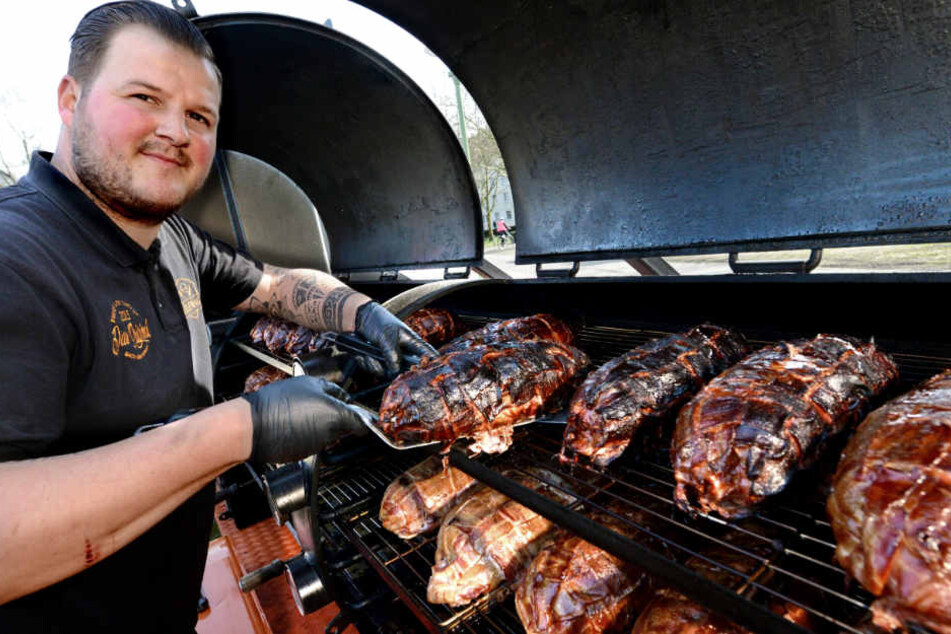 Ein feuriges BBQ wurde für das Event angekündigt.