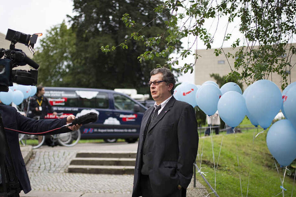 Carsten Hütter (52) hat wegen einer Vergewaltigung bei der Staatsregierung angefragt.