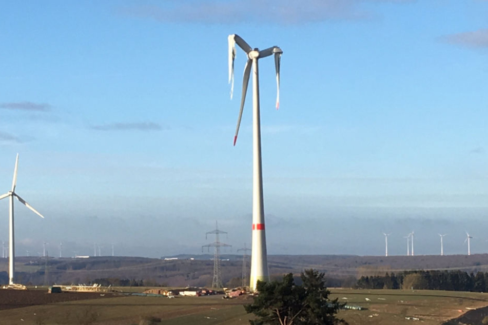 Anfang März zerfetzte das neue Windrad.