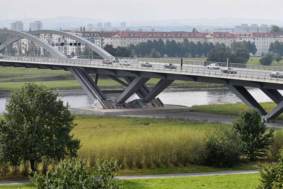 Genug Platz wäre ja vorhanden: Auf den Brachflächen unter der Waldschlößchenbrücke könnten bald geskatet
werden.