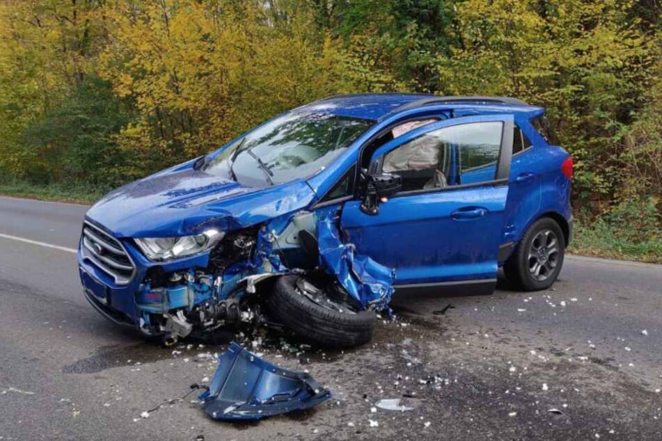 Das Auto musste nach dem Unfall abgeschleppt werden.