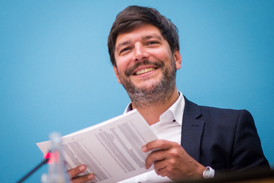Dirk Behrendt hat es sich zur Aufgabe gemacht, das Verbot von Kopftüchern für Lehrerinnen aufzuheben.