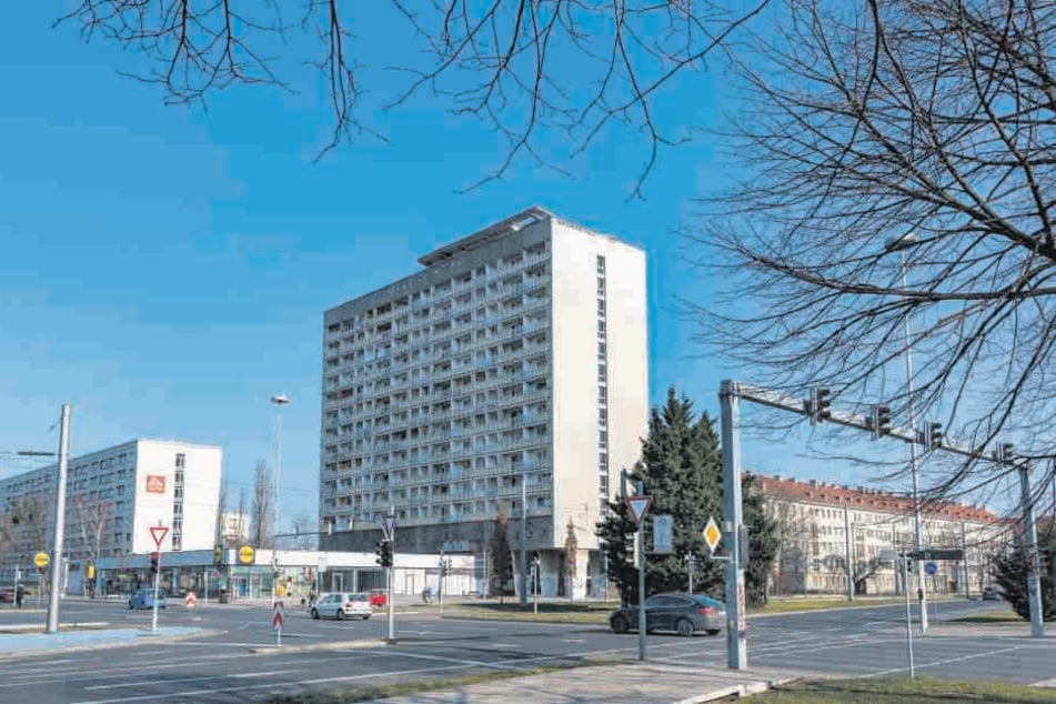 Nur noch fünf Mieter wohnen im Hochhaus am Pirnaischen Platz.