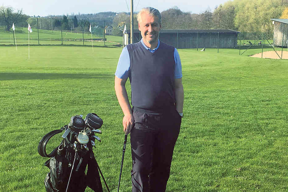 Mit seiner Golfwette könnte Steffen
Becker (48) einen fünfstelligen
Betrag für Hope einspielen.