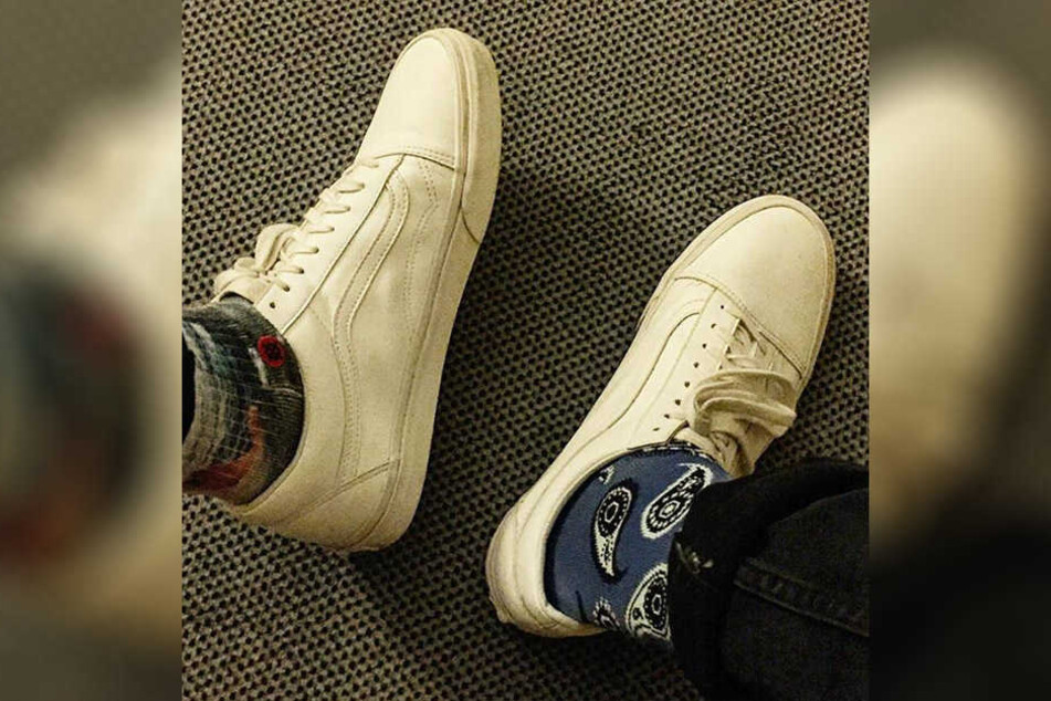 Ben Zucker trägt stets zwei verschiedene Socken. Das bringt ihm Glück.