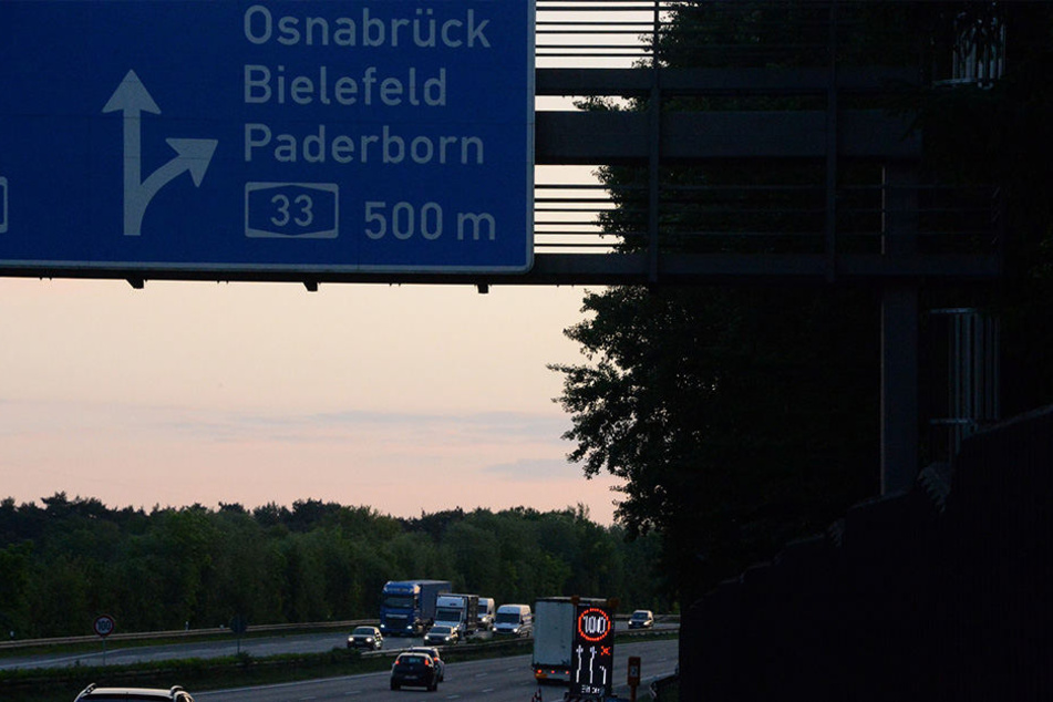 Auf der A33 kommt es zu starken Verzögerungen.