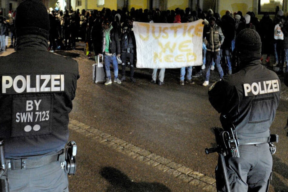 In Donauwörth war es im Rahmen einer geplanten Abschiebung zu Protesten gekommen.