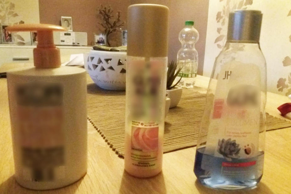 In der Haarpflege wird vermehrt auf Silikone & Co. gesetzt, denn sie machen das Haar auf den ersten Blick weich und glänzend.