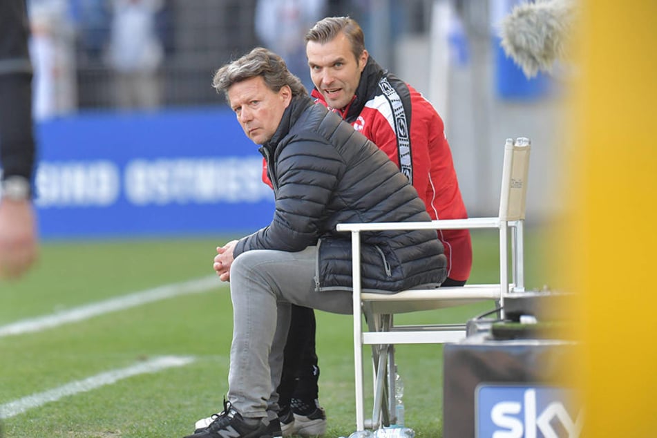 Carsten Rump (re.) kennt die Mannschaft besonders gut und kann Cheftrainer Jeff Saibene die nötigen Tipps geben.