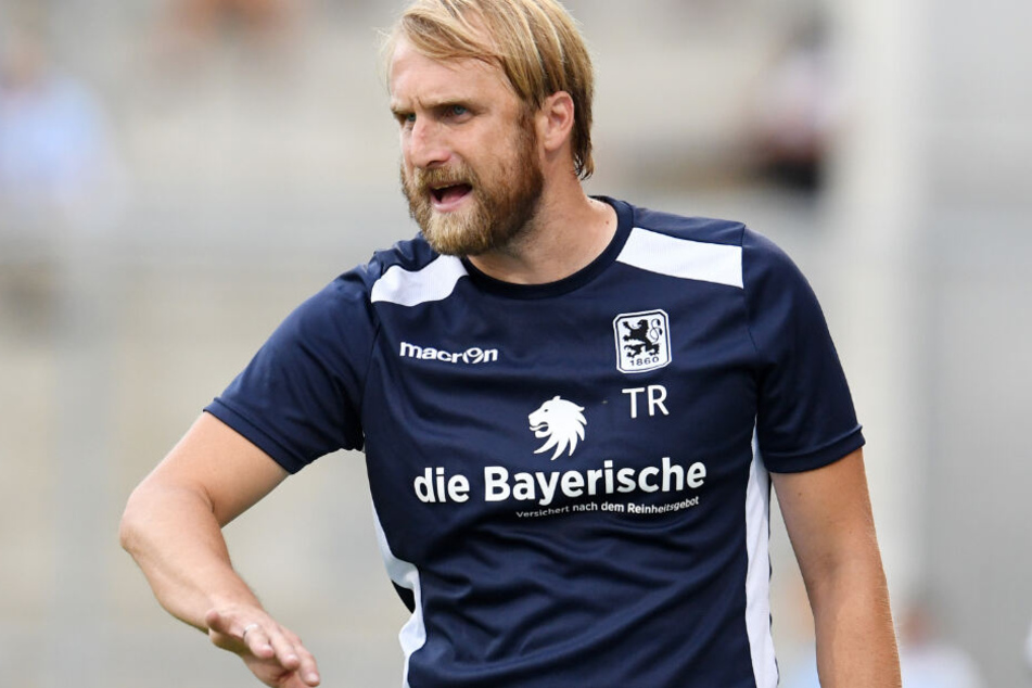 Daniel Bierofka will mit dem TSV 1860 München unbedingt Klasse halten. (Archivbild)