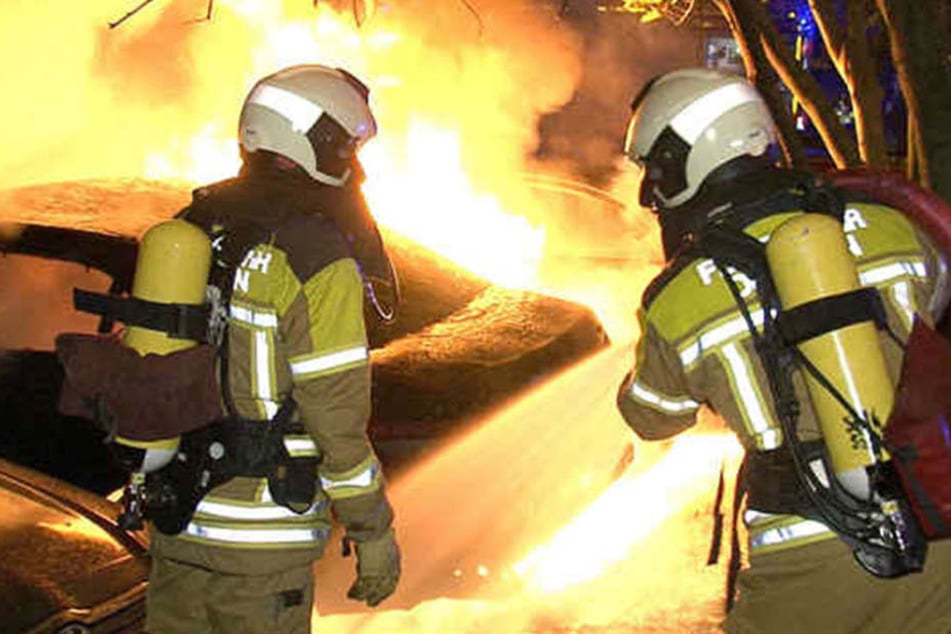 Großeinsatz Anfang Oktober 2015 in Gorbitz. Dort brannten 14 Autos ab