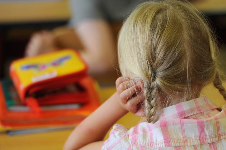 700 illegale Bilddateien und 100 Videos mit Kinderporno-Material wurden bei einem 40-Jährigen bei Lörrach sichergestellt. (Symbolbild)