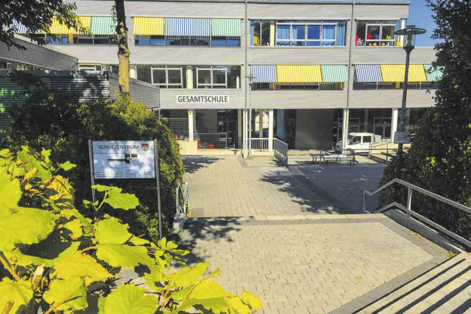 Auf dem Gelände des Schulungszentrums sackte die 17-Jährige plötzlich zusammen.
