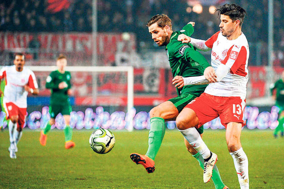 Nach langer Leidenszeit spielte Justin Eilers (l.) im Februar zweimal für Bremens "U23". Jetzt ist wieder verletzt - tragisch.