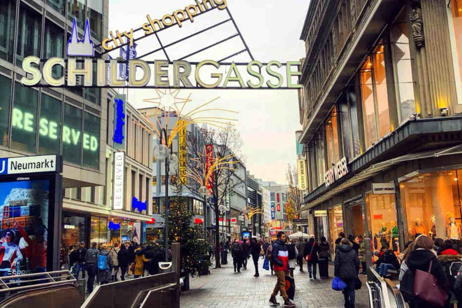 Besonders während der Weihnachtszeit ist die Kölner Innenstadt ein beliebtes Reiseziel für Touristen.