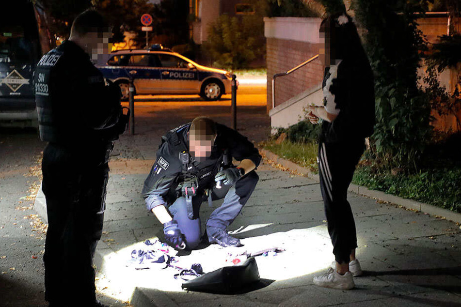 Die Polizei stellte bei der Kontrolle auch Diebesgut sicher.