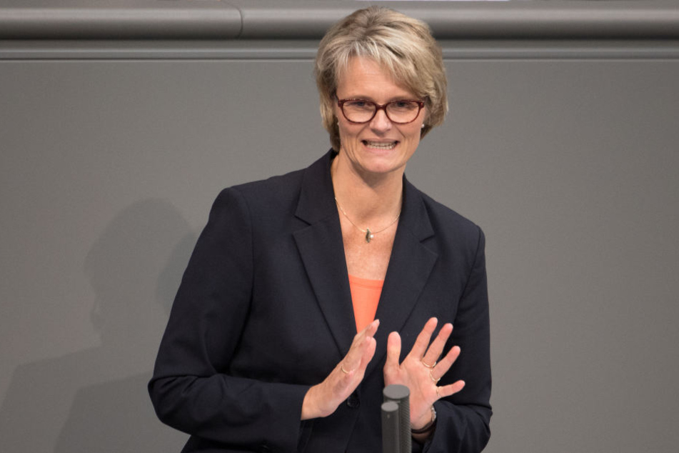 Bildungsministerin Anja Karliczek sorgt sich um die Kinder aus gleichgeschlechtlichen Ehen.