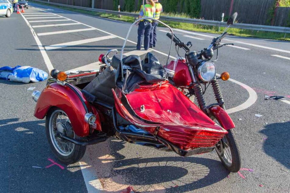 Im Beiwagen saß ein dreijähriges Kind, es wurde schwer verletzt.