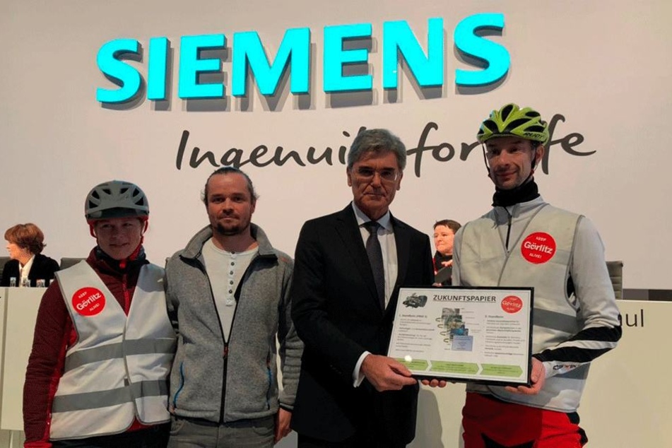 Überraschend konnten sich Görlitzer Siemensianer mit Konzern-Chef Joe Kaeser (60, 2.v.r.) in München treffen.