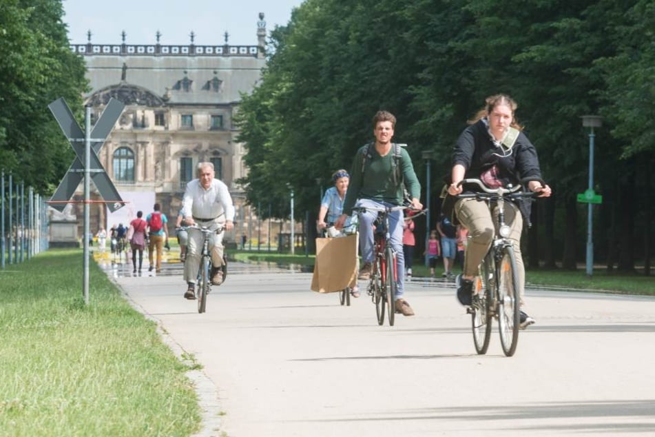 Die Radschnellweg-Route soll auch durch den Großen Garten führen.