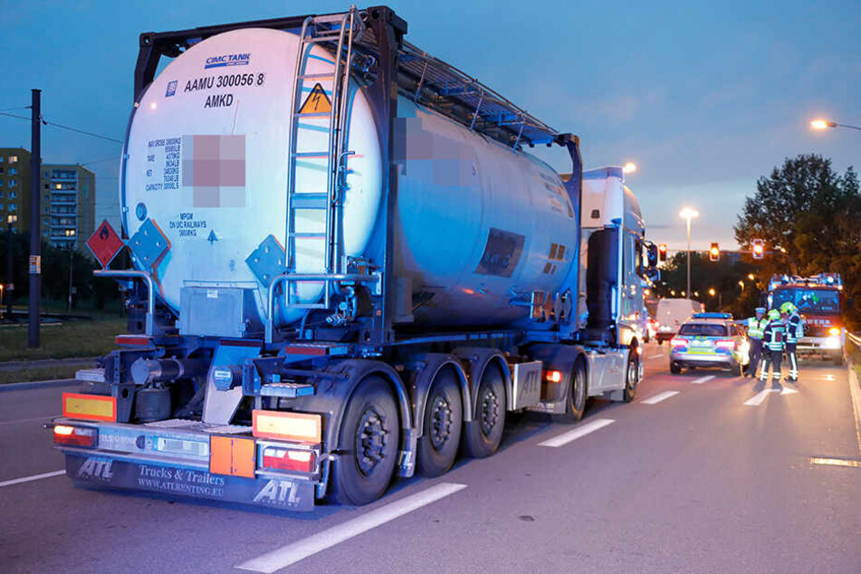 Auf dem Südring, in Höhe der Helbersdorfer Straße ging für den Gefahrgutlaster nichts mehr.