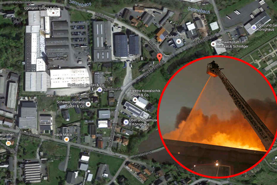 Die Löscharbeiten in dem Industriegebiet sind im vollen Gange (Symboldbild).