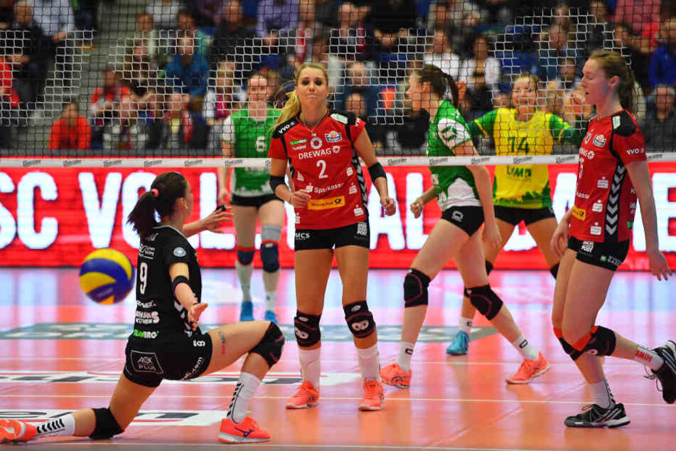 Gerade in Heimspielen wie gegen Münster (v.l.) Myrthe Schoot, Mareen Apitz, Kadie Rolfzen & Co. lautstarke Unterstützung von den Rängen.