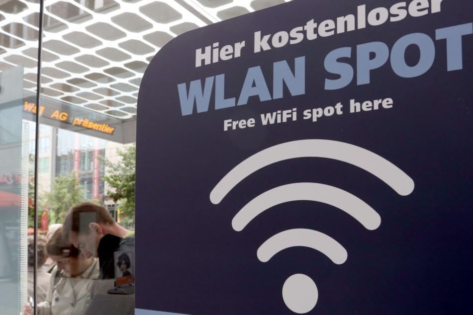 An drei weiteren Standorten kann man in Jena jetzt ganz bequem und kostenlos ins Internet. (Symbolbild)