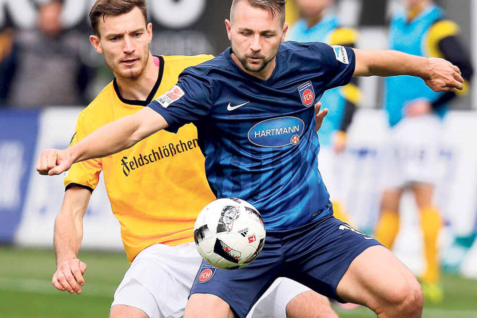 Florian Ballas (hinten)
hatte den Heidenheimer
John Verhoek im Hinspiel
gut im Griff. Am Ende
stand es 0:0.