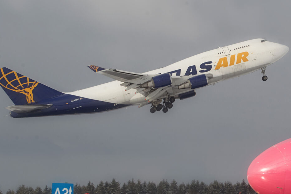 Eine solche Maschine der amerikanischen Fluggesellschaft Atlas Air musste am Mittwochmittag am Airport Leipzig/Halle notlanden. (Archivbild)