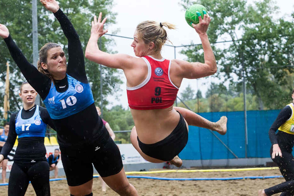 Auf spannende Handballspiele müssen die Vereine in Kirchlengern wohl noch etwas warten, denn die Bauarbeiten sind gestoppt worden. (Symbolfoto).